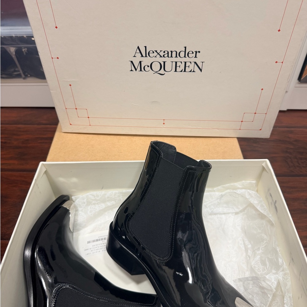Alexander McQueen Black Boots with Silver Accents - Picture 7 of 7